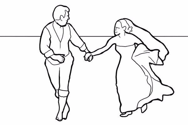 13. Đám cưới không nhất thiết phải luôn nghiêm túc, do đó bạn đừng ngại đưa vào một số yếu tố vui vẻ cho bức ảnh. Hãy đề nghị đôi vợ chồng mới tháo bỏ giày của họ và nắm tay nhau trên đường, còn bạn cố gắng chộp lấy một số ảnh thật lãng mạn.