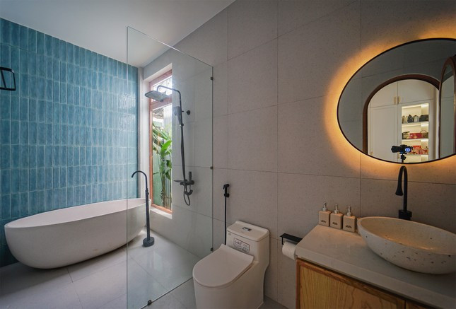 Nha 2 tang thiet ke noi bat giua Kon Tum-Hinh-11