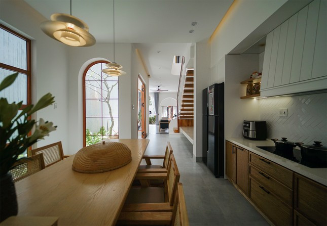 Nha 2 tang thiet ke noi bat giua Kon Tum-Hinh-7