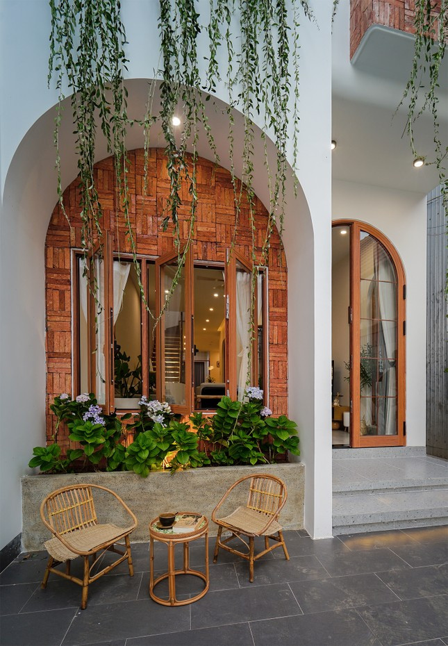 Nha 2 tang thiet ke noi bat giua Kon Tum-Hinh-2