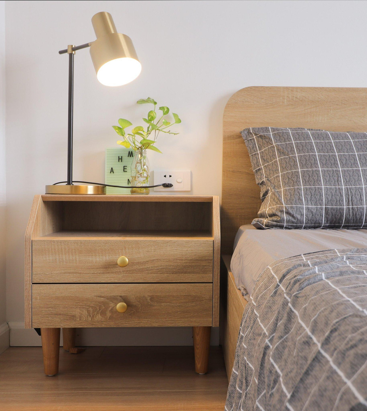 Canh sac mua thu trong can ho xinh xan, tone mau nhat cua co gai tre-Hinh-17