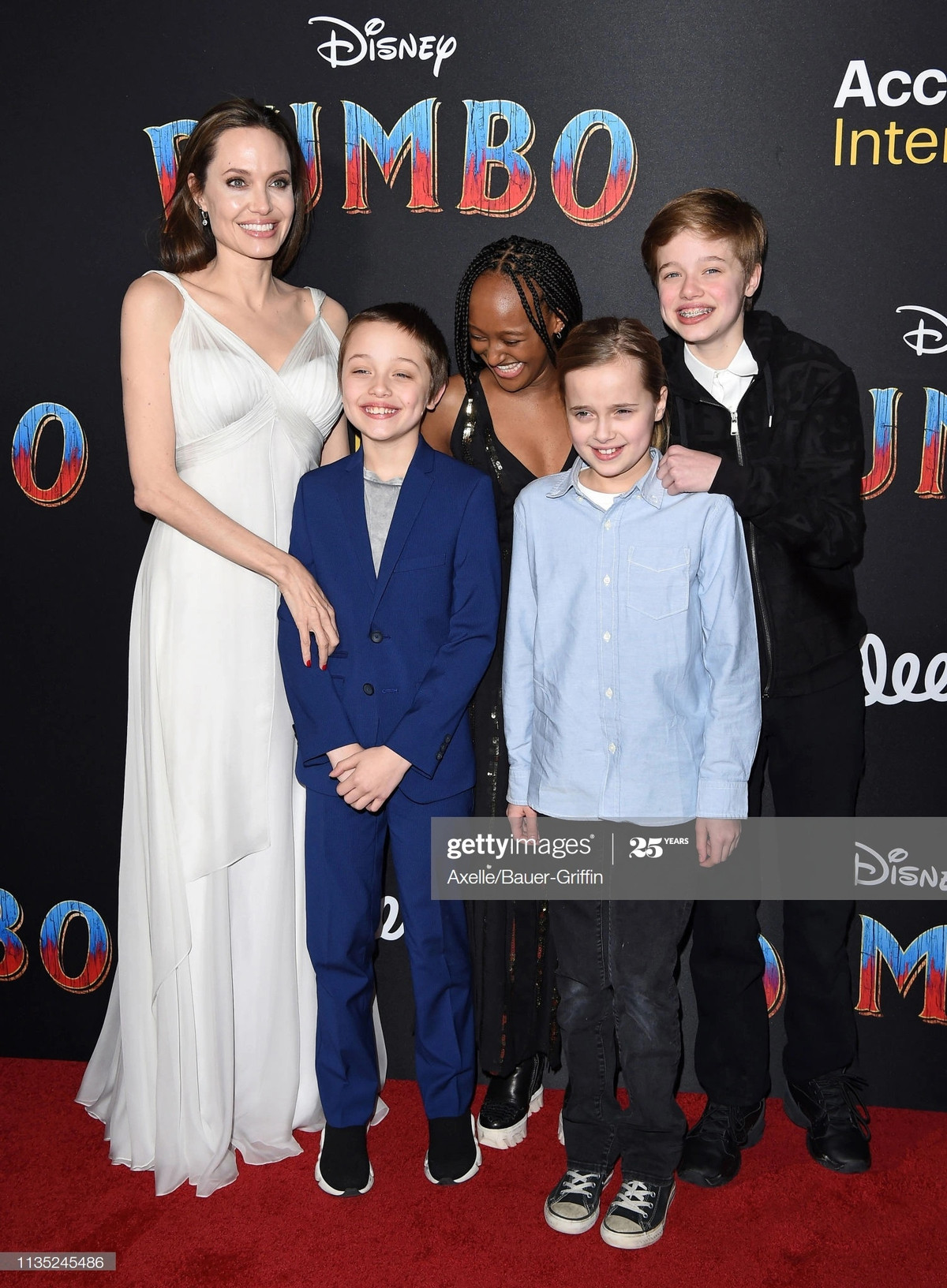 Con trai ut cua Angelina Jolie cao lon o tuoi 14-Hinh-7