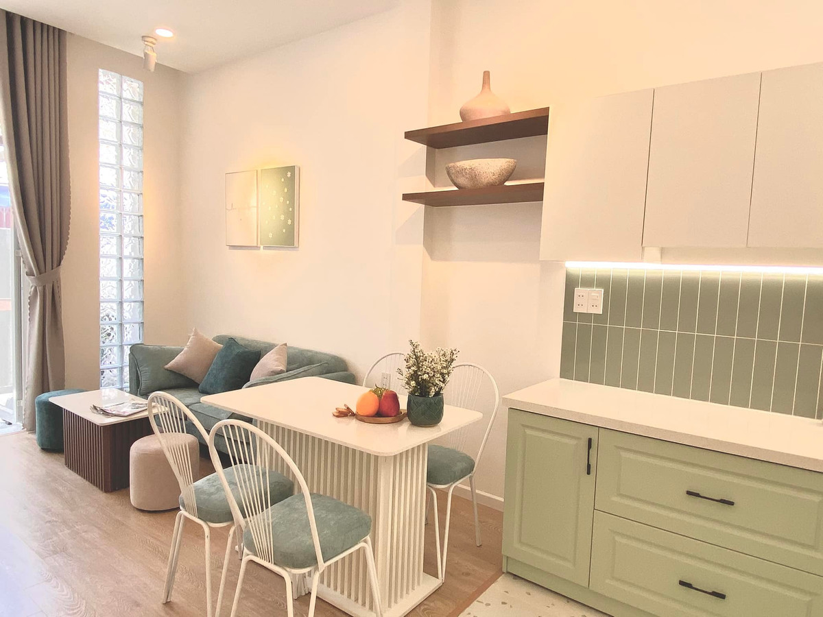 Ngoi nha mau xanh mint mat lanh voi nhieu cua so cho gia dinh 3 the he-Hinh-8