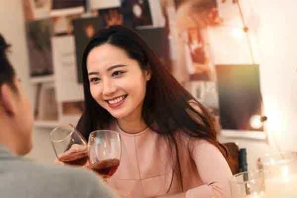 Nghi chong an cha, vo cung an nem va cai ket khien ca hai roi nuoc mat