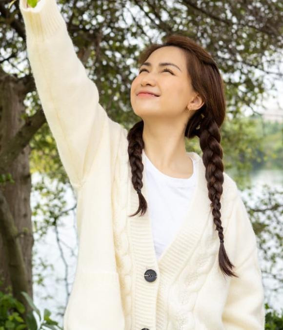 Hoa Minzy khoe sac voi loat anh cuc xinh tuoi, 'me bim' ma trong nhu gai doi muoi-Hinh-8