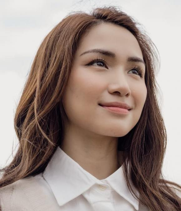 Hoa Minzy khoe sac voi loat anh cuc xinh tuoi, 'me bim' ma trong nhu gai doi muoi-Hinh-2