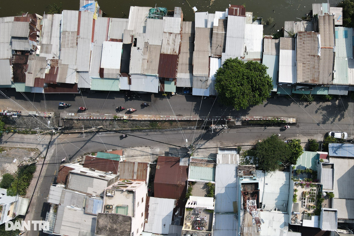 Theo ghi nhận, đường Nguyễn Duy hiện tại rộng khoảng 5m, nếu được thi công, đường sẽ mở rộng lên 20m.