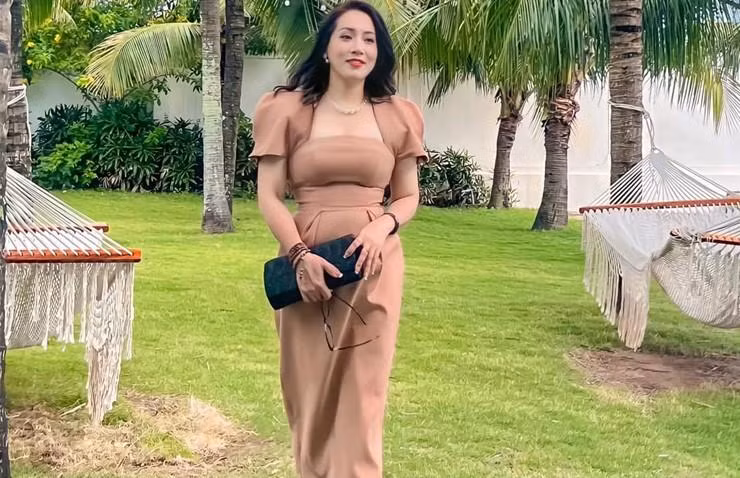 Cô chủ yếu ăn các món luộc, hấp như rau, ức gà,... Thay thế tinh bột từ gạo bằng ngô, khoai và ăn nhiều rau xanh, hoa quả.