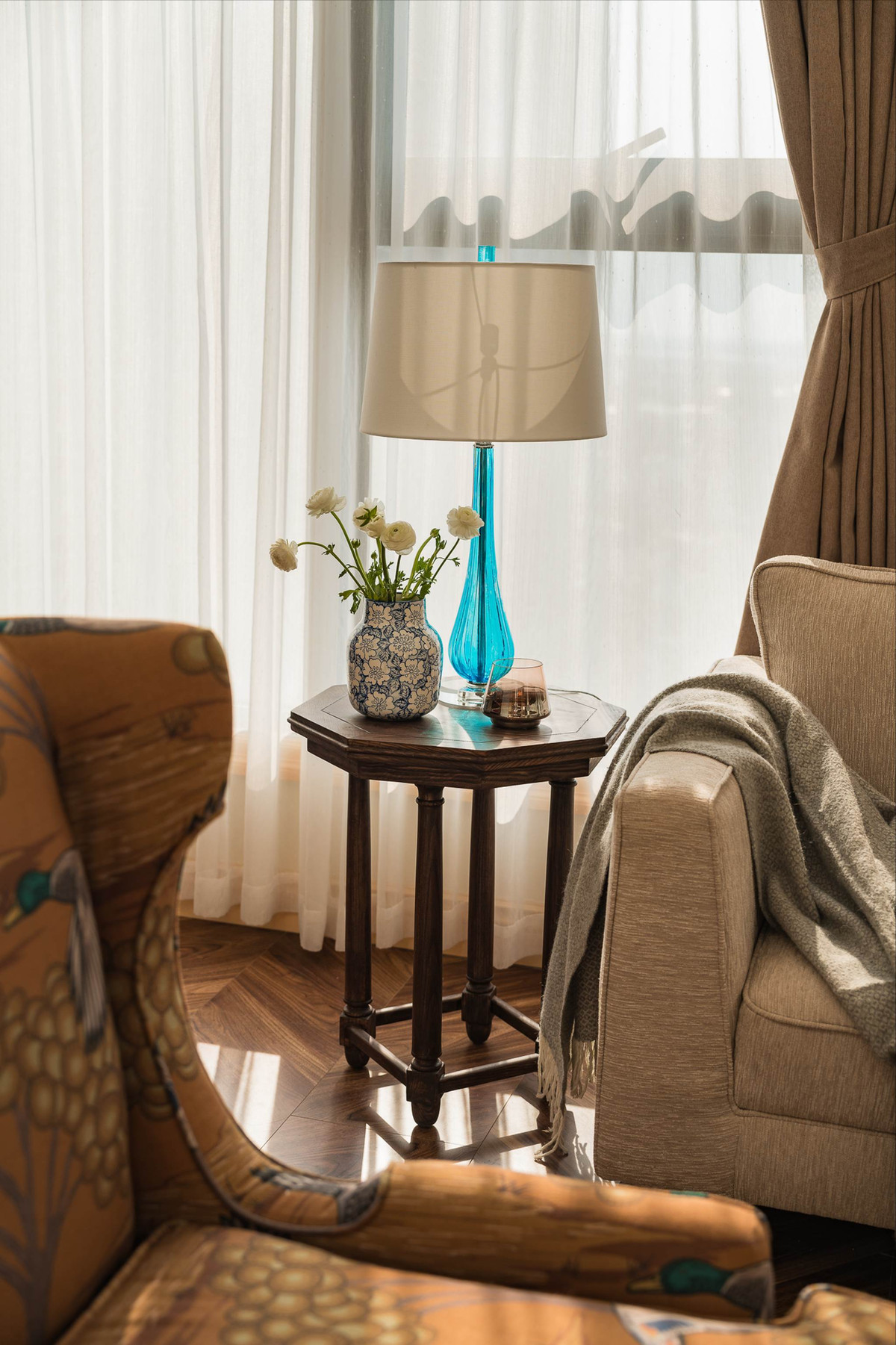 Gia chu chi 3 ty dong khoac ao dep me cho can ho thong tang-Hinh-3