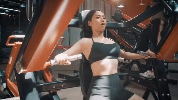 Ve dep chuan 'bup be luc luong' cua Miu Le nho tap gym nhieu nam-Hinh-4