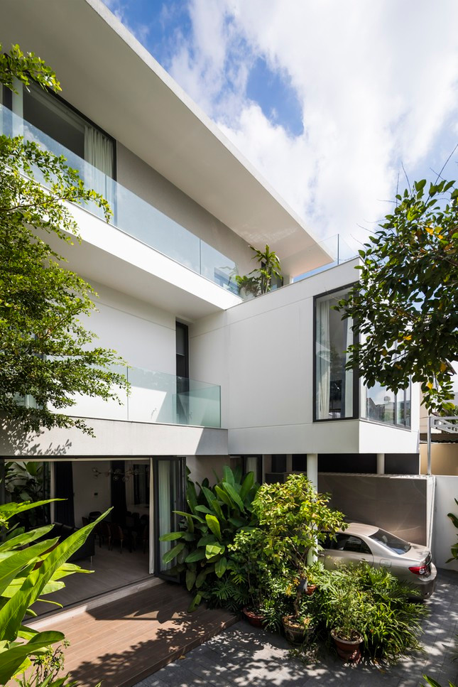 Ngoi nha toi gian so huu hai khu vuon xanh mat-Hinh-11