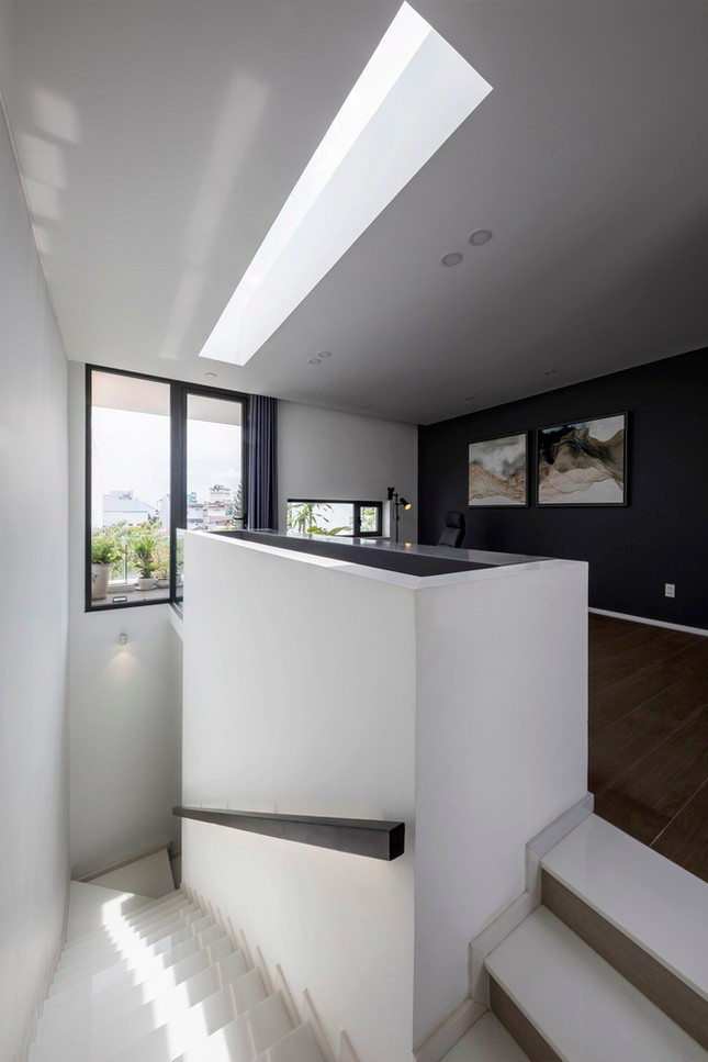 Ngoi nha toi gian so huu hai khu vuon xanh mat-Hinh-7