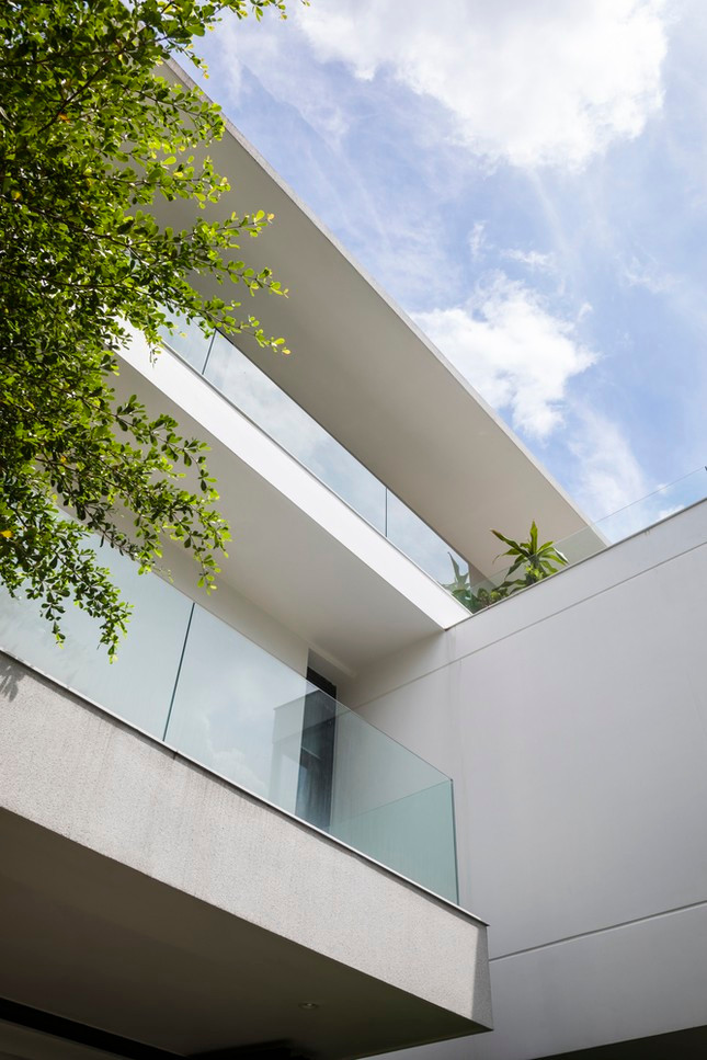 Ngoi nha toi gian so huu hai khu vuon xanh mat-Hinh-12