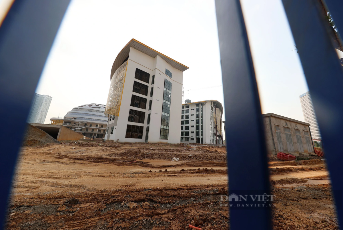 Hình ảnh khu B (3 khối nhà chức năng liên kết với nhau là khu văn phòng, thể thao, học tập).