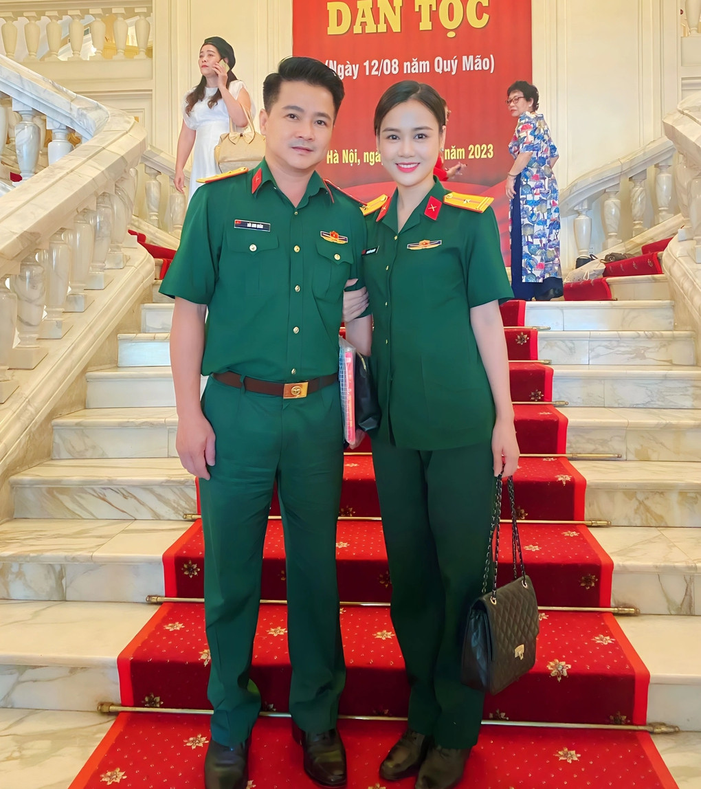 Hon nhan ben chat cua 2 cap doi nghe si quan doi noi tieng mien Bac-Hinh-4