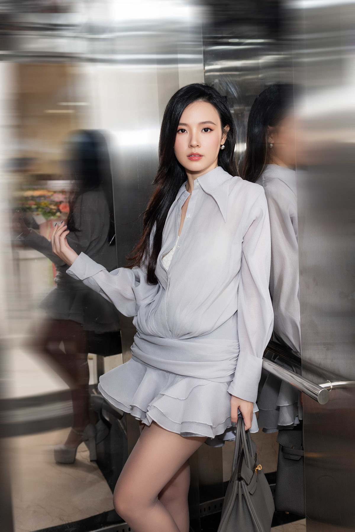 Midu không nghĩ mình thành công, tự thấy đang ở những bậc thang đầu tiên trong đời. Mỗi ngày, cô thích tự học kiến thức mới. Người đẹp không ôm đồm công việc mà muốn khám phá đầy đủ năng lực, giới hạn bản thân.