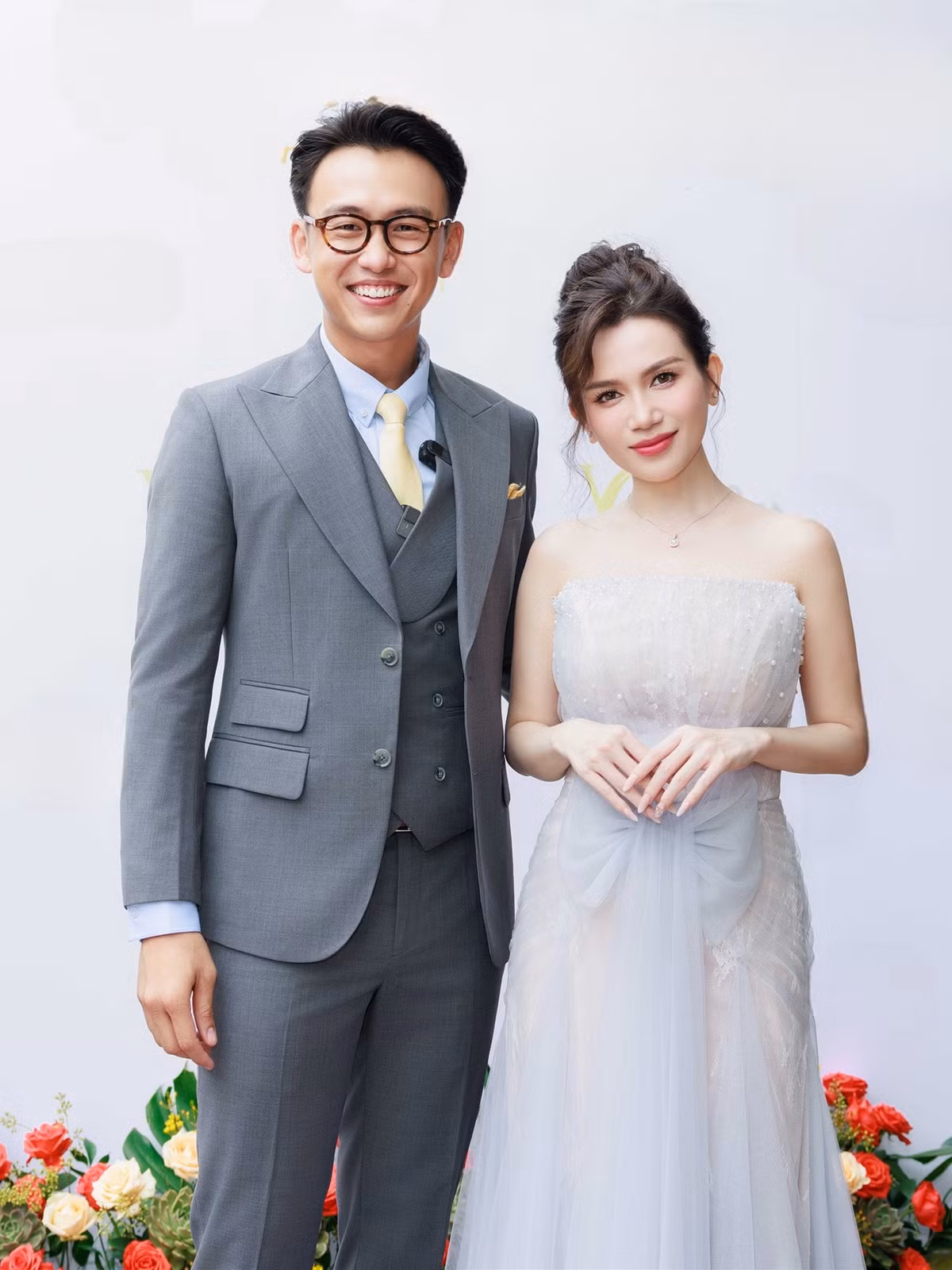 MC Quang Bảo hỗ trợ Sĩ Thanh dẫn dắt sự kiện.