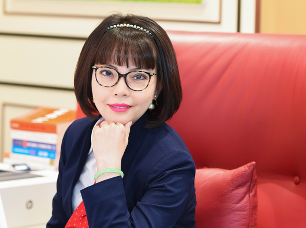 Chan dung con gai dai gia Do Minh Phu, tan tong giam doc DOJI