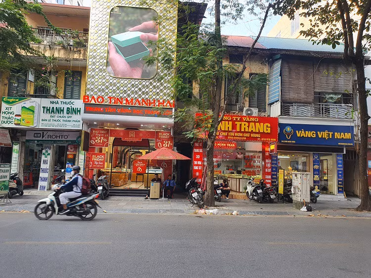 Gia vang cao nhat lich su: Dai gia om gan 2 ty dong mua vang cat ket-Hinh-9