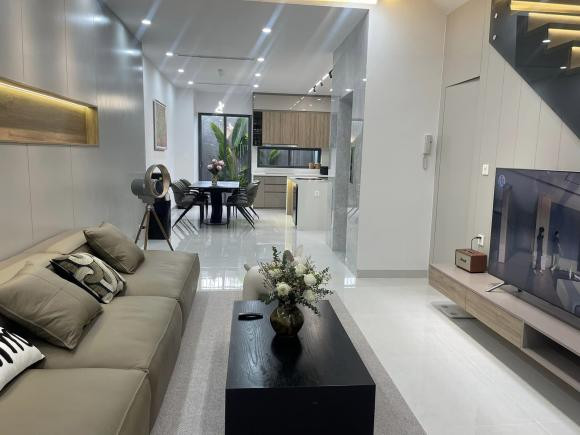 Them anh trong khong gian song cuc xin cua vo chong Phan Manh Quynh YAHOO 16-Hinh-19