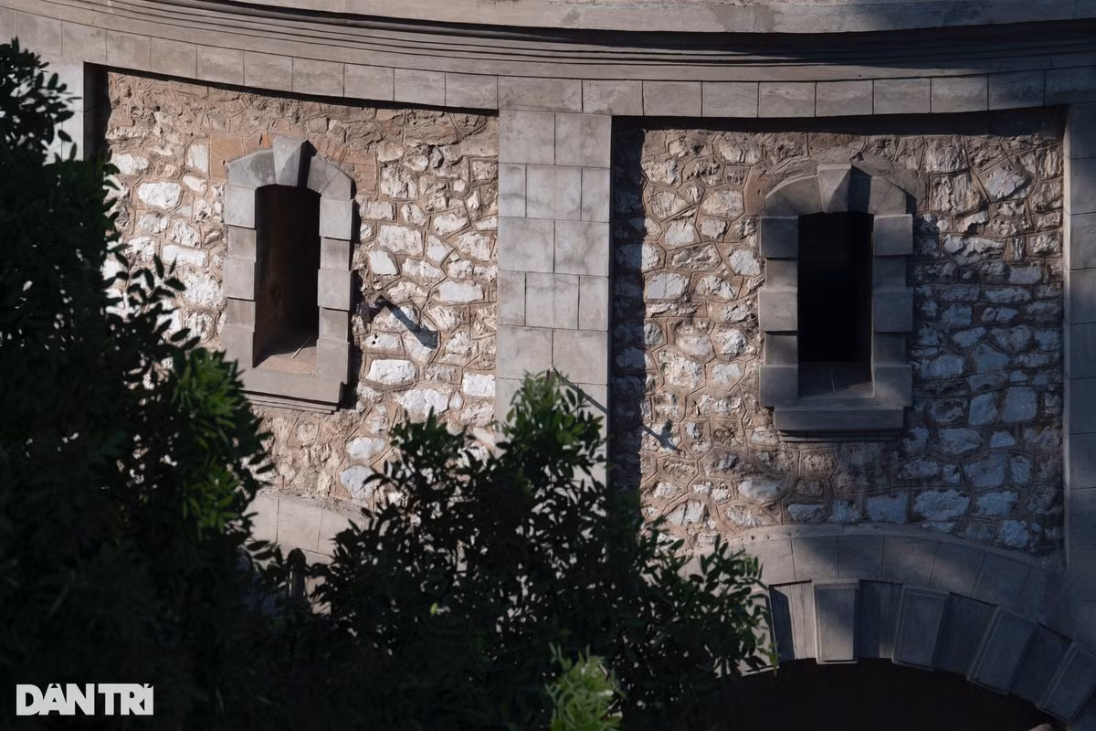 Sau một số lần chỉnh trang, tháp nước Hàng Đậu vẫn giữ được hiện trạng ban đầu nhưng 17 cửa sổ ở tầng một đã được bịt kín. Những ngày này, tháp nước Hàng Đậu đang được tu sửa trở thành không gian nghệ thuật, dự kiến sẽ mở cửa cho khách tham quan từ ngày 17/11 đến 31/12.