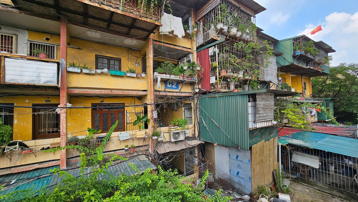 Thậm chí, có căn hộ đang rao bán gần 100 triệu đồng/m2 (bao gồm cả phần diện tích cơi nới, lấn chiếm - PV) .