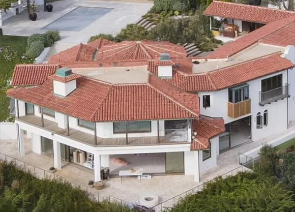 Toan canh biet thu xa hoa 1,7 nghin ty dong cua Kim Kardashian-Hinh-5