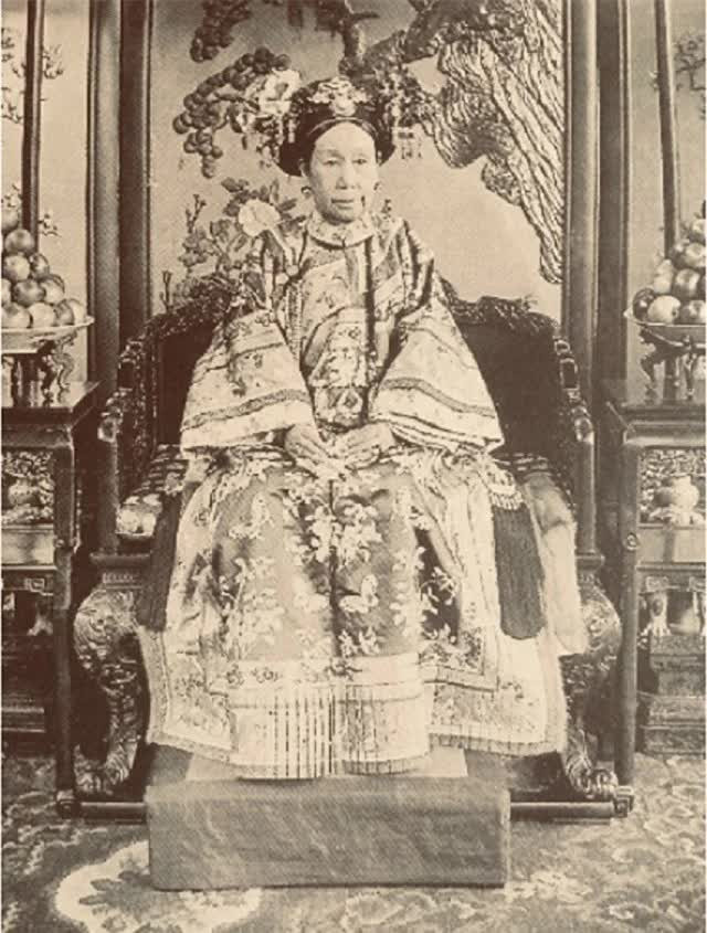 Nhờ “khuyết điểm” nào, Từ Hi thái hậu trở thành sủng phi của hoàng đế Hàm Phong? - Hình 3 Nho “khuyet diem” nao, Tu Hi thai hau tro thanh sung phi cua hoang de Ham Phong?-Hinh-3