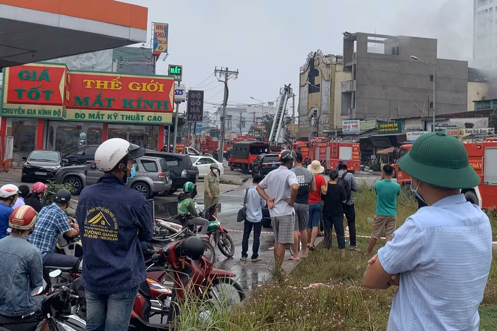 Vu chay karaoke lam 32 nguoi chet: Can bo PCCC lap khong bien ban-Hinh-2