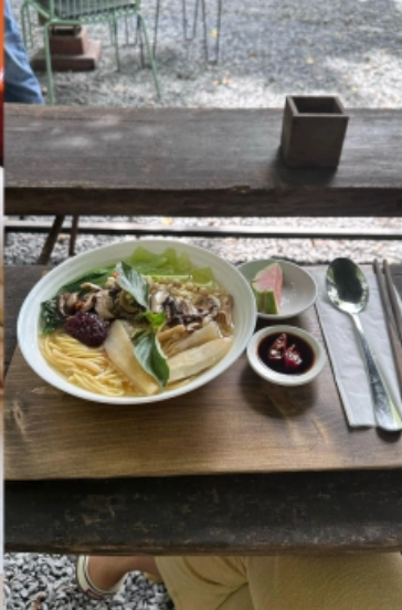 Nu hoang goi cam Lee Hyori me ca phe via he khi toi Viet Nam-Hinh-7