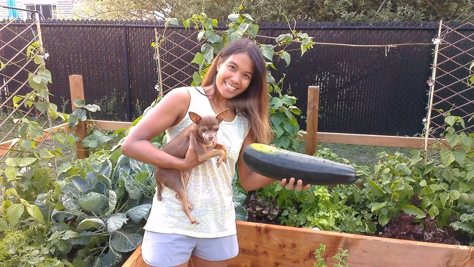 Khu vuon xanh muot cua co gai trong cay gi cung tot tuoi