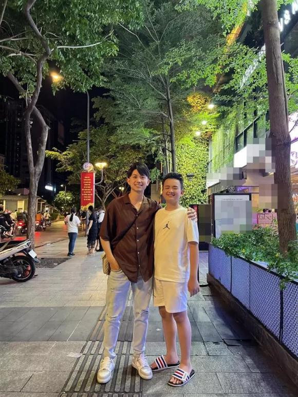 Con trai giau kin cua Hoang Anh Vu nay da phong phao the nay-Hinh-2