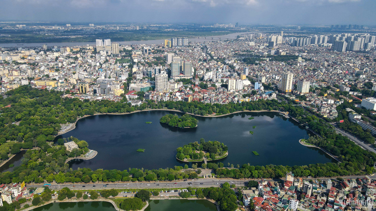 Với diện tích khoảng 50ha, nhờ nằm ở vị trí trung tâm Thủ đô, công viên Thống Nhất thu hút nhiều người dân đến vui chơi mỗi ngày. Sau hàng chục năm hoạt động, mặc dù đã liên tục được cải tạo nhưng nhiều hạng mục bên trong công viên đã xuống cấp.