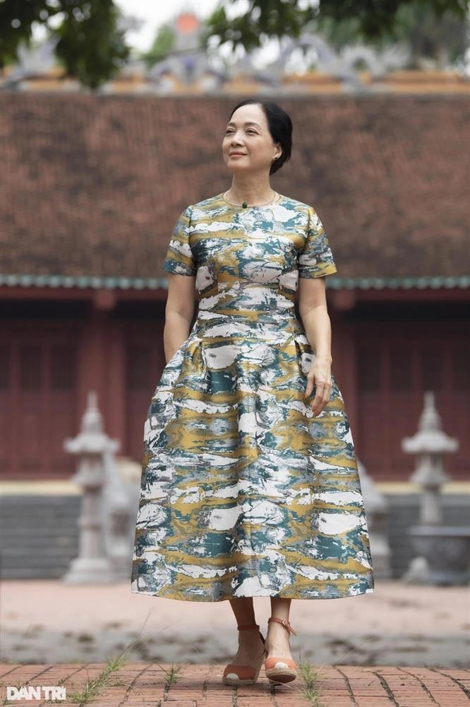 NSND Le Khanh: Chua mot lan mac ao cuoi, biet on vi chong khong ghen-Hinh-2