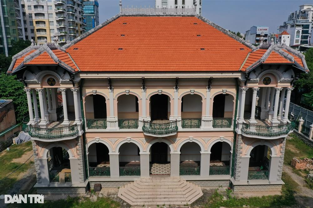 Can canh can biet thu co hon 700 ty dong cua ba Truong My Lan