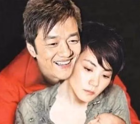 Ly A Bang biet con minh bi sut moi, anh yeu ot hoi Vuong Phi