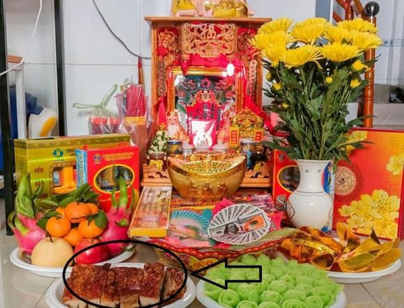 Ban tho Than tai dung chi cung xoi thit banh keo