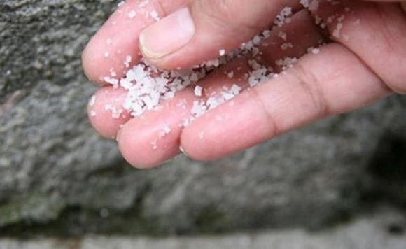 Cho them muoi hat khi xay, nghe ly do rat dang hoc hoi theo