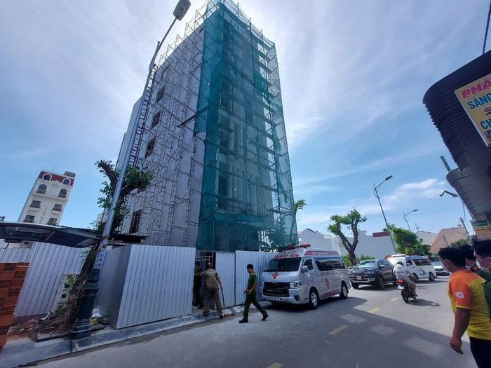 Cong nhan ke phut thoat nan khi dut cap thang lam 3 nguoi chet o Binh Thuan