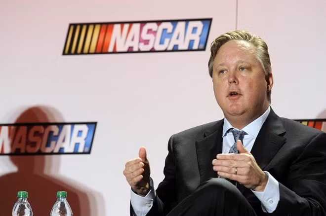 Gia đình France, người tạo ra giải đua xe hơi lớn nhất nước Mỹ Nascar. Gia đình này hiện có khối tài sản khoảng 5 tỷ USD.