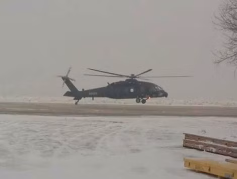 Trực thăng vận tải Z-20 của Trung Quốc bay thử nghiệm.