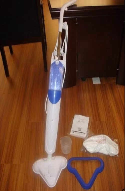 Khả năng dùng sản phẩm để là quần áo khá ít, bởi trọng lượng nặng, dù có thêm dây nối hỗ trợ nhưng vướng víu, bất tiện cho người dùng. Hơn nữa hơi nước bốc ra không đều, đồ dùng không được ủi phẳng như khi dùng bàn là. Vì thế, trước khi mua, bạn nên tìm hiểu kỹ và lựa chọn sản phẩm phù hợp với mục đích sử dụng.