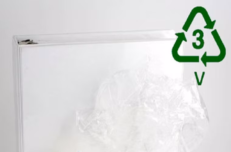 Đặc biệt nhựa PVC (số 3) chứa phthalates (cản trở sự phát triển của hormone và khả năng sinh sản), không an toàn khi gặp nhiệt độ cao, nước nóng...vì thế bạn nên hạn chế việc dùng đồ nhựa này đựng đồ ăn, sữa, nước uống hoặc cho vào lò vi sóng rã đông thực phẩm. Nhựa PVC là một loại nhựa có tính độc, không thể dùng sản xuất túi hay hộp đựng. 