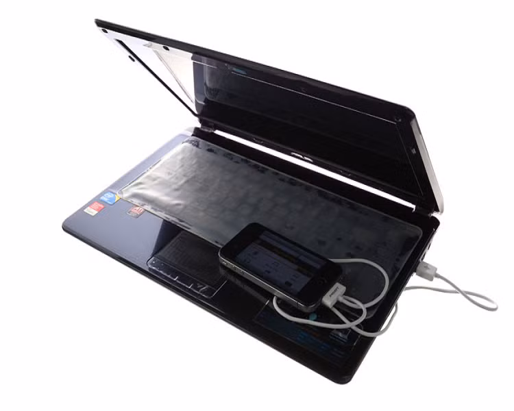 Nạp pin đúng cách sẽ giúp bạn bảo vệ iPhone của mình. Nếu phải sử dụng cổng USB để sạc, cần biết rõ loại cổng USB có được hỗ trợ chức năng tương thích hay không trước khi kết nối với máy tính.