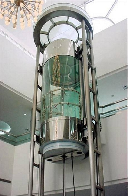 Không đi thang máy (cũng giống như khi thoát khỏi một vụ hỏa hoạn), chỉ sử dụng thiết bị này như một phương sách cuối cùng nếu các cầu thang bị ngập lụt.