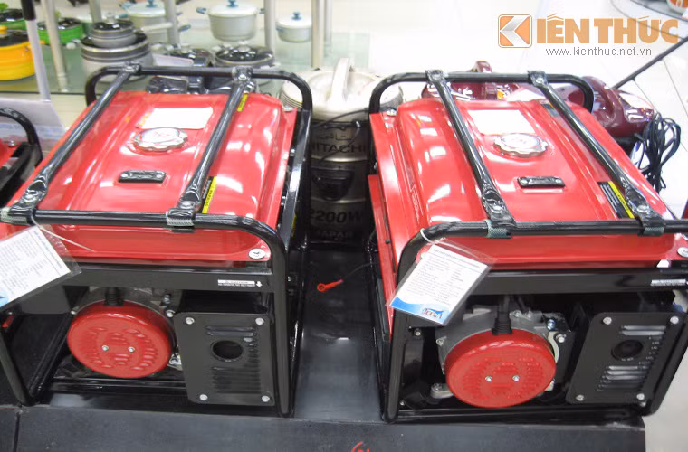  1. Công suất phù hợp – tiết kiệm tiền tiêu: Điều quan trọng đầu tiên cần cân nhắc để tránh quá tải cho máy hoặc lãng phí tiền mua, bạn nên tính tổng điện năng tiêu thụ điện của các thiết bị trong nhà để biết chọn máy có công suất phù hợp.