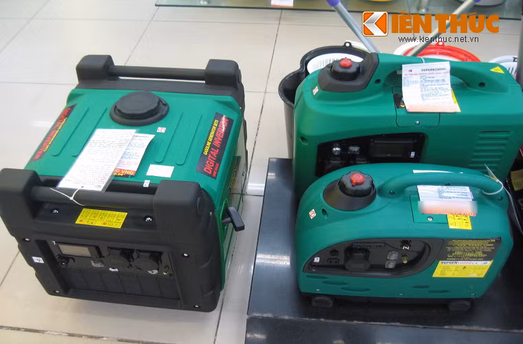 Đối với các hộ gia đình, lựa chọn tốt cho việc thắp sáng, bật quạt, tivi...là máy có công suất 2-4KW. Từ 4-6KW giúp chạy nhiều đồ “ngốn” điện hơn (tủ lạnh, điều hòa). 