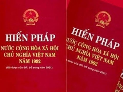 Kỳ họp thứ 6, Quốc hội khóa XIII, kỳ họp Quốc hội dài nhất nhiệm kỳ đã xem xét, thông qua Hiến pháp nước Cộng hòa xã hội chủ nghĩa Việt Nam (sửa đổi), quyết định nhiệm vụ kinh tế - xã hội, ngân sách nhà nước năm 2014, những năm còn lại của kế hoạch 5 năm, nhiều nội dung khác về công tác lập pháp, giám sát tối cao và các vấn đề quan trọng của đất nước. Cùng với việc thông qua Hiến pháp, tại kỳ họp này Quốc hội đã xem xét, thông qua 8 luật và cho ý kiến về 10 dự án luật khác. Ảnh: Chính phủ