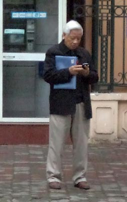 Ông Trần Xuân Giá trước cổng Viện KSND tối cao.