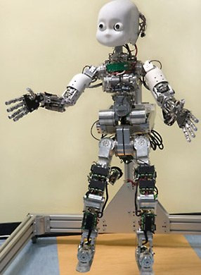 Nói dối. Các robot đã được học cách để đánh lừa một người nhưng không thành công. Lừa dối đòi hỏi trí tưởng tượng, khả năng để hình thành ý tưởng, trong khi robot thường được lập trình sẵn. Tuy nhiên, các nghiên cứu đã cho thấy robot đã có thể sử dụng các thuật toán để xác định xem việc nói dối có thể có ích trong một tình huống nhất định.